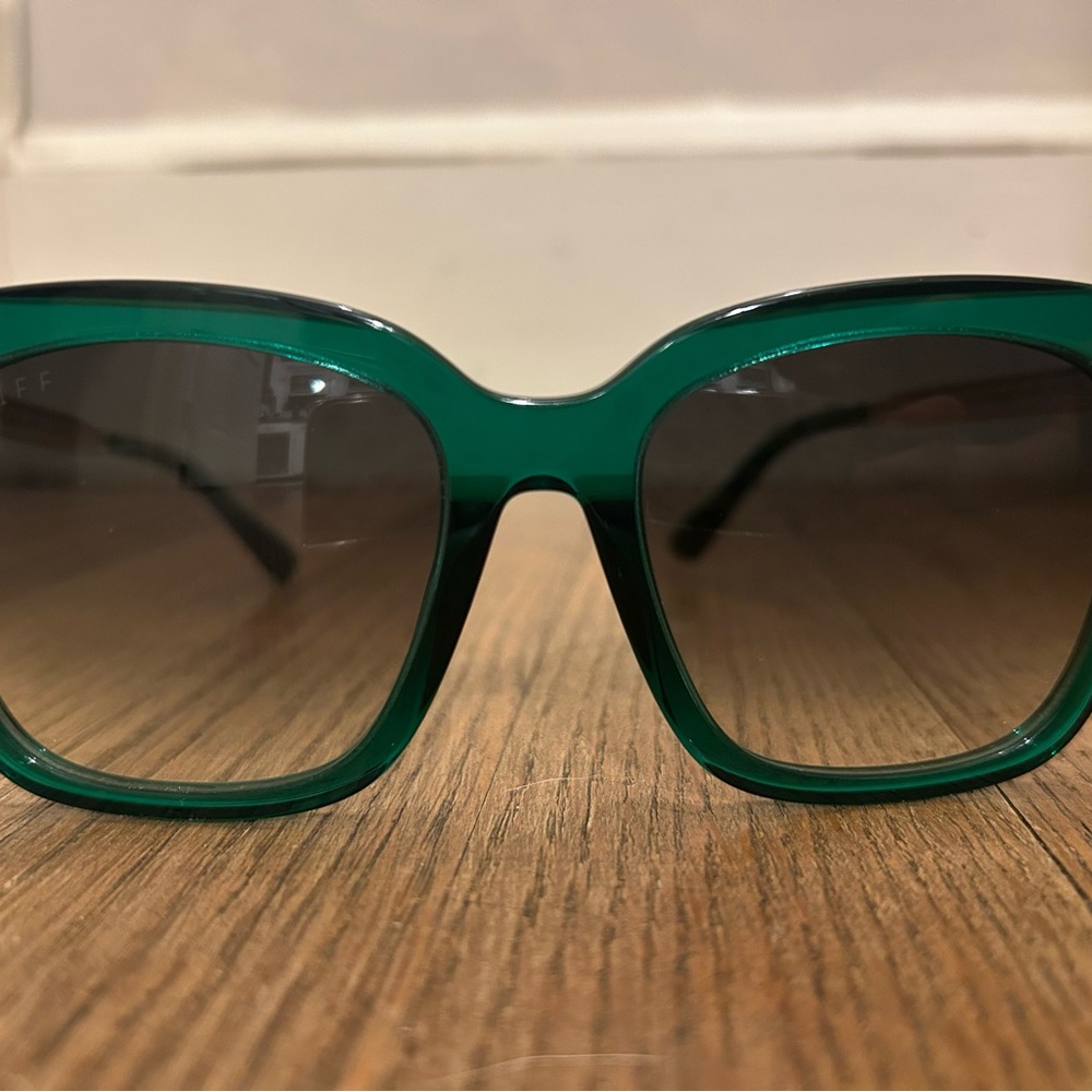 Green Diff Eyewear Sunglasses